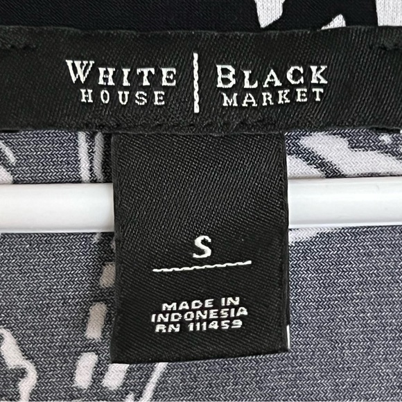 EUC | White House Black Market | Black & White Printed Blouse w/ Bow Size Small - Picture 4 of 5